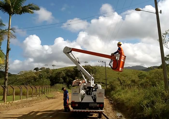 Iluminação pública da área rural recebe manutenção em Camboriú