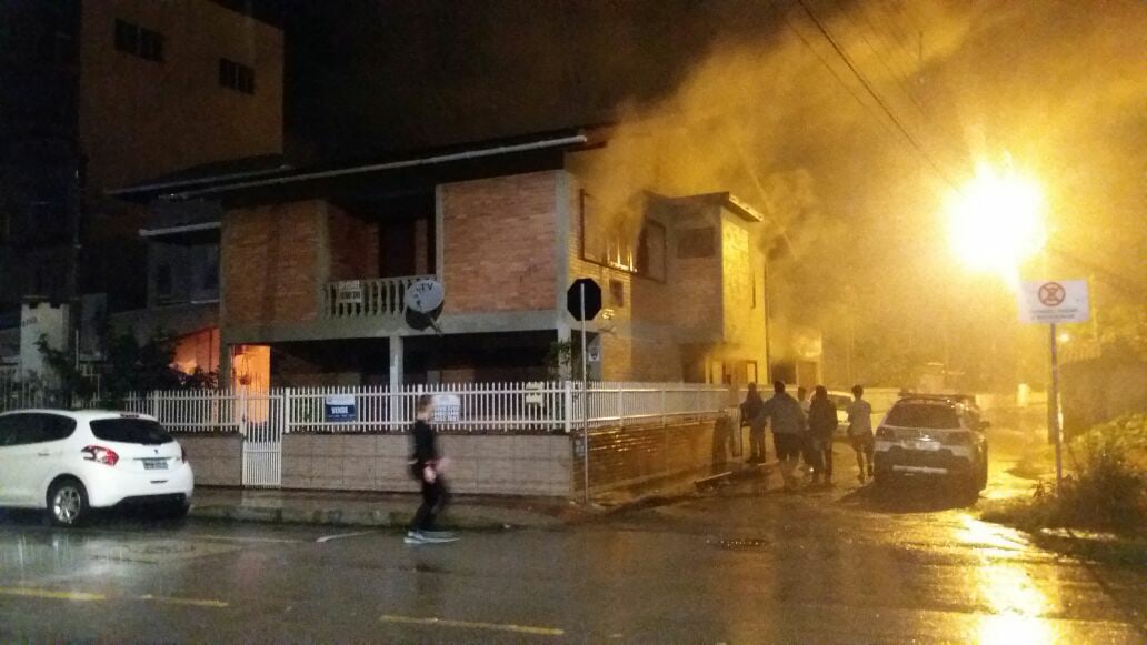 Senhora morre em incêndio no Perequê, em Porto Belo