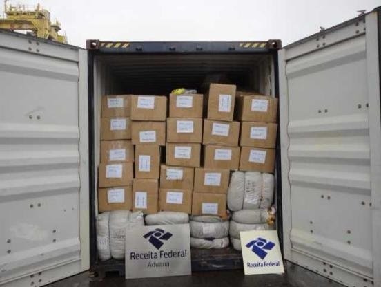 Receita Federal apreende 55 toneladas de produtos falsificados no Porto de Navegantes