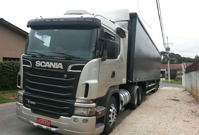 Caminhão tomado de assalto em Barra Velha é encontrado em posto de combustível em BC