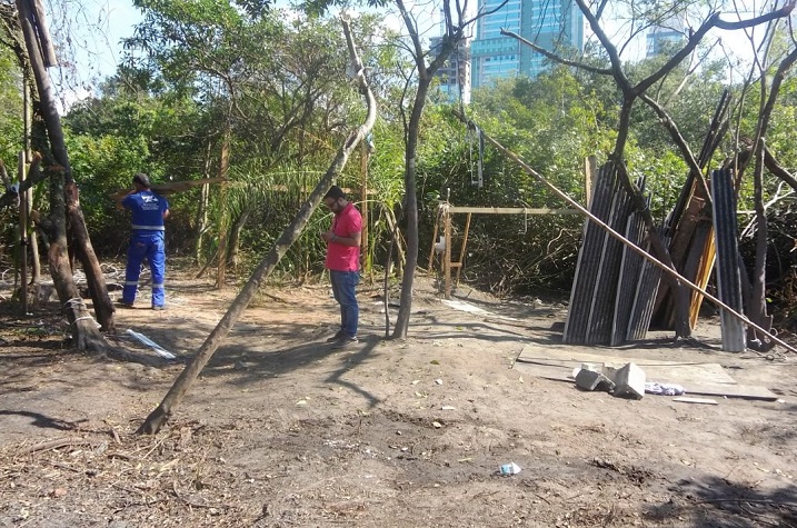 Grupo de Proteção Ambiental demoliu acampamento em região de manguezal em BC