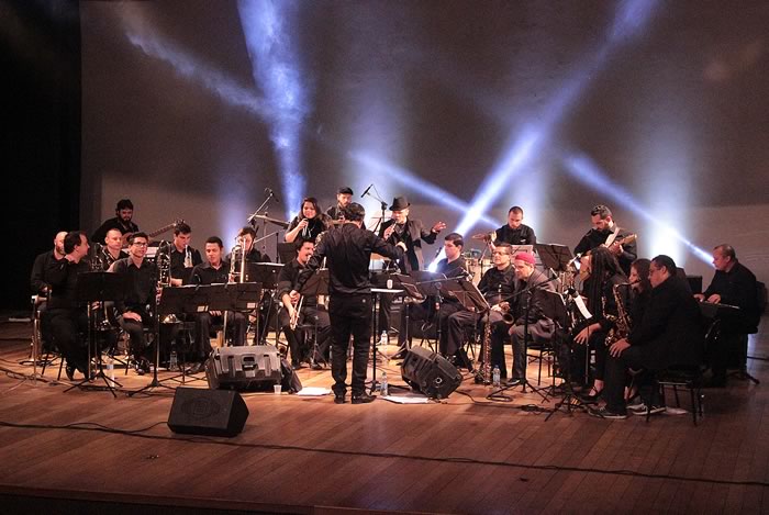 Itajaí Big Band apresenta concerto em homenagem aos Beatles em Balneário Camboriú