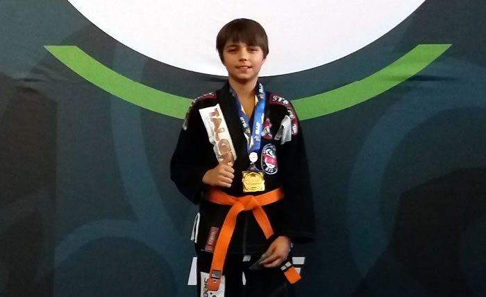 Atleta de Balneário Camboriú traz ouro do Sul Americano de Jiu Jitsu CBJJ