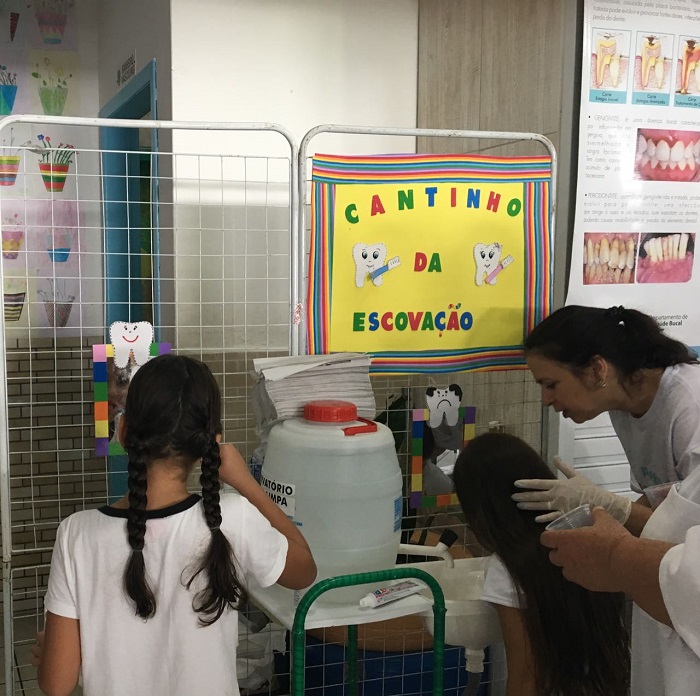 Programa Odonto-Baby realiza ação sobre saúde bucal na Praça Almirante Tamandaré