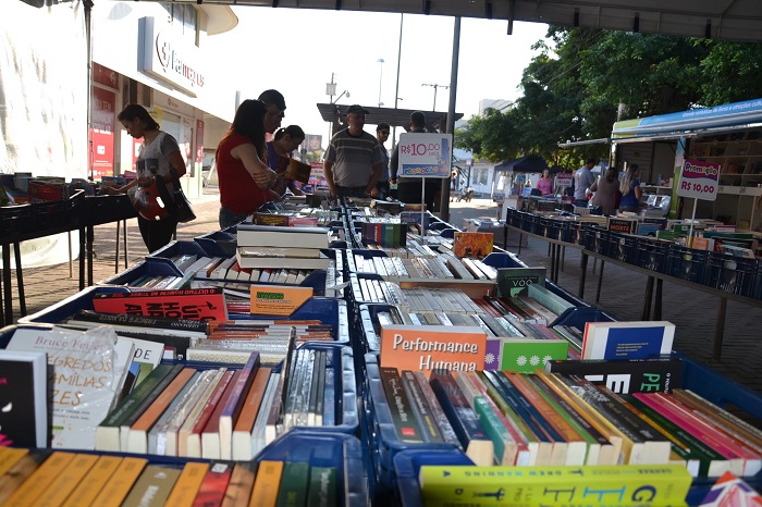 Semana do escritor catarinense: Circão do Livro incentiva a leitura em Camboriú