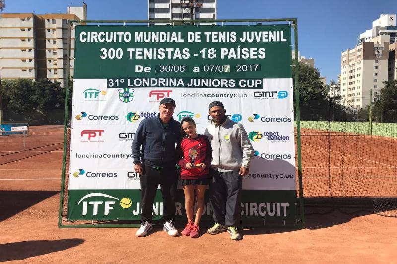Tenistas de Itajaí são campeões do Curitibano Open 1 Tenistas de Itajaí são campeões do Curitibano Open