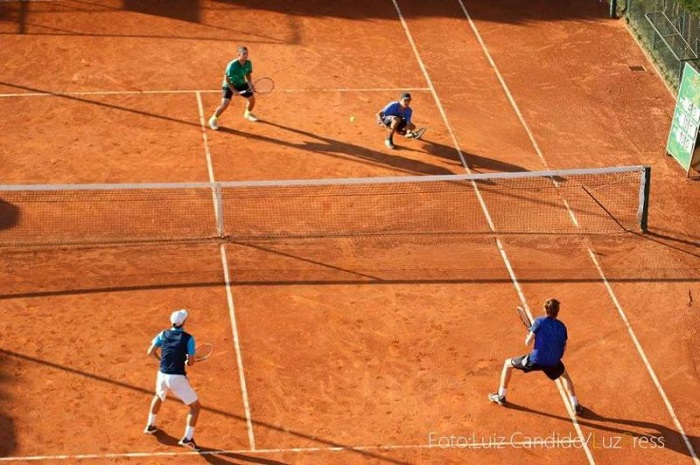Tênis de Itajaí chega nas semifinais em Curitiba