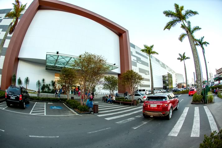 Balneário Shopping promove Black Days com até 70% de desconto