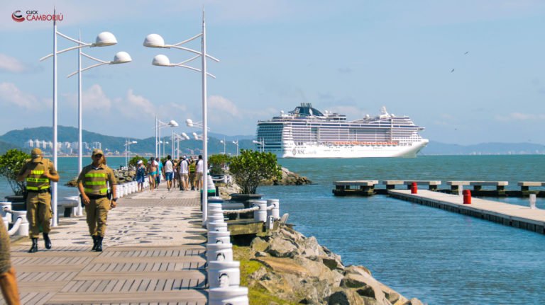 21/11/2017 – Transatlântico MSC Preziosa em Balneário Camboriú