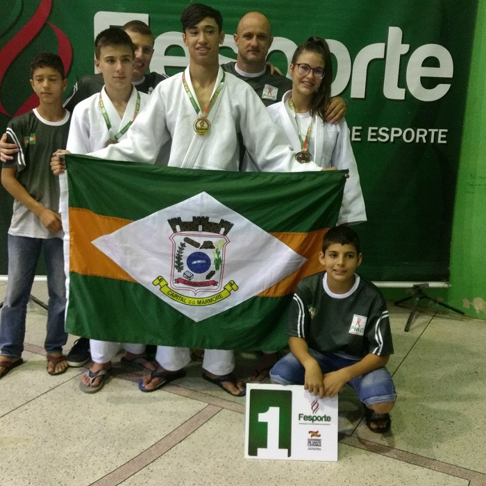 Judocas de Camboriú participam de competição sul-brasileira