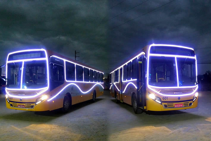 Ônibus da Transpiedade ilumina o natal dos Itajaienses