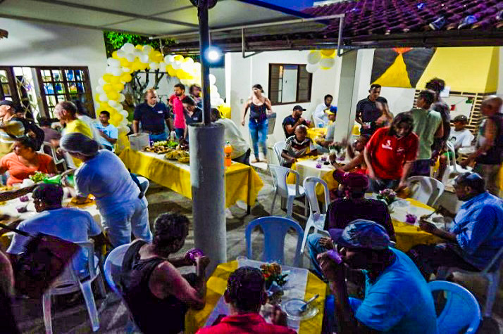 Ceia de fim de ano reúne 60 pessoas em situação de rua em Itajaí