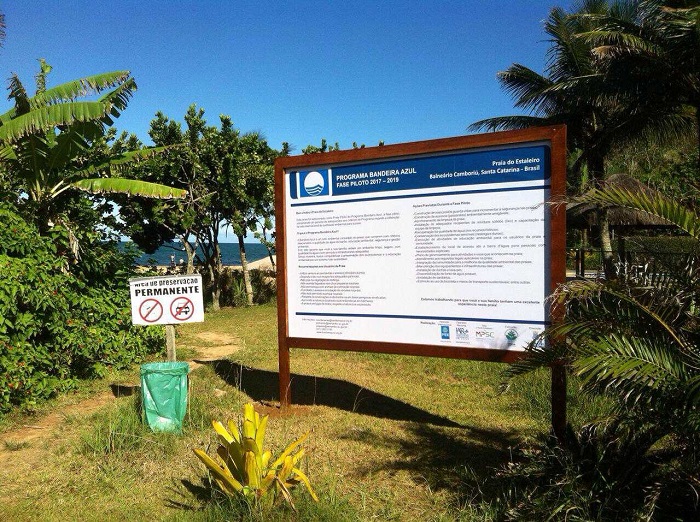 Placas de orientação do Bandeira Azul foram instaladas nas praias do Estaleiro, Estaleirinho e Taquaras