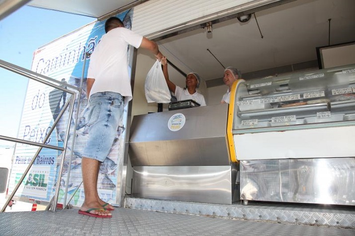 Caminhão do Peixe de Itajaí continua as atividades na segunda-feira no bairro São Vicente