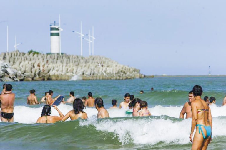 Itajaí tem todos os pontos das praias próprios para banho