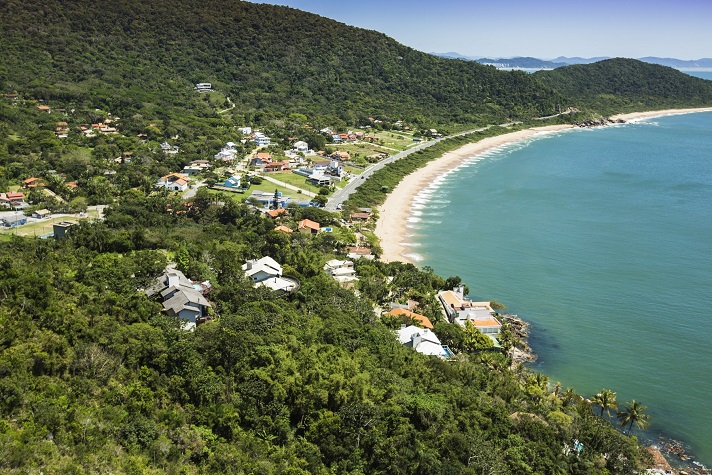 Prefeitura de BC participa de mutirão de limpeza em Taquaras