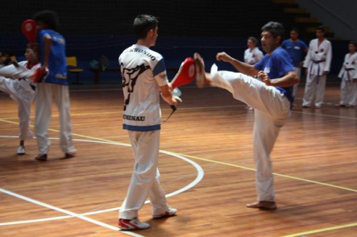 Taekwondo de Itajaí promove intercâmbio em preparação ao Grand Slam