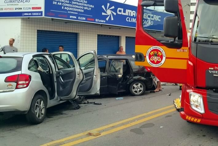 Condutor morre após colisão no bairro São João, em Itajaí
