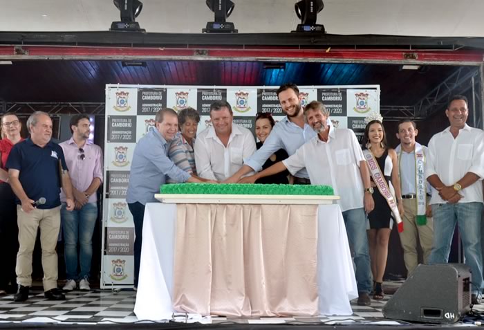 Prefeitura de Camboriú realiza festa de aniversário para a comunidade