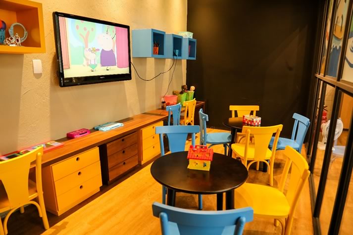 Pecorino Bar & Trattoria implanta Espaço Kids com monitora aos finais de semana