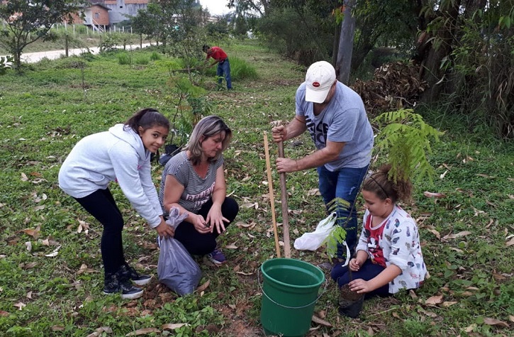 Fucam realiza revegetação de leito do Rio Peroba