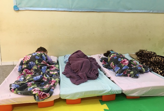 Berçários de Camboriú recebem camas empilháveis