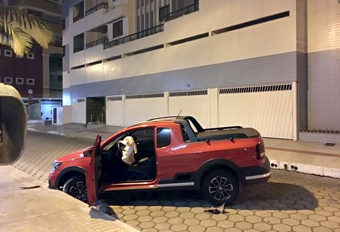 Mulheres são atropeladas na faixa e condutor embriagado colide veículo