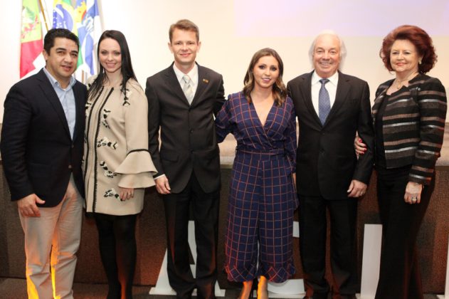 Júlio Tedesco e a família com o Presidente da Acibalc e sua esposa