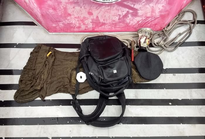 Mochila do piloto do avião que caiu no mar é encontrada