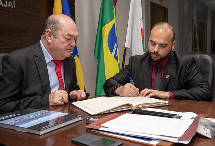 Cristiano Klaus Fischer assume como vereador de Itajaí