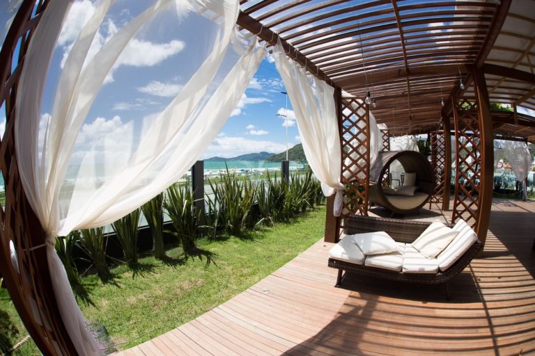 Majestic Beach Club inaugura com sunset party neste sábado, 3, na Praia Brava