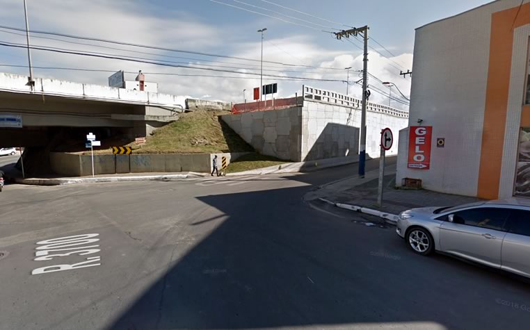 Rua 3700 com a Marginal Leste permanece interditada nesta quinta-feira