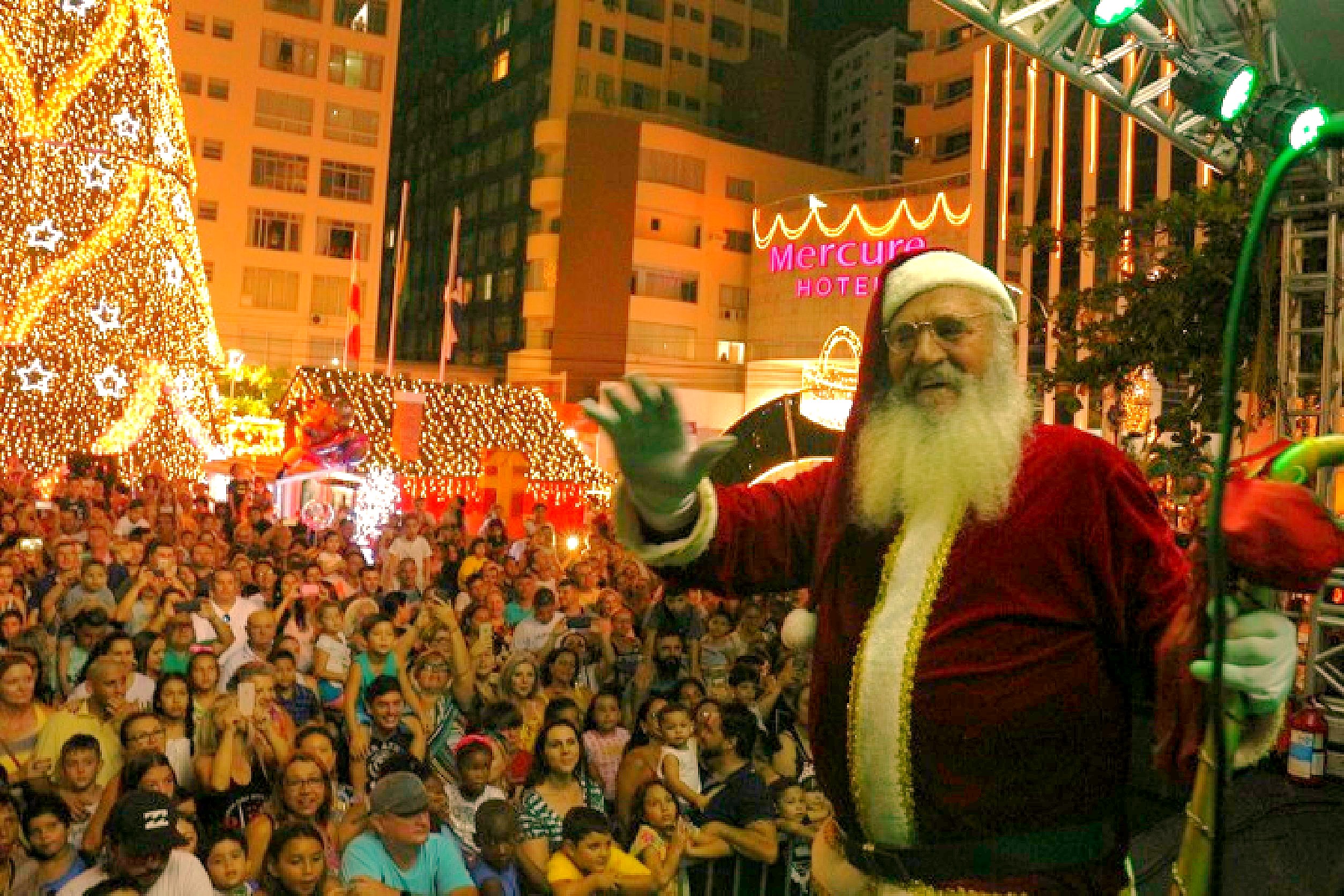 Cerca de cinco mil pessoas acompanharam a Abertura do Natal de BC