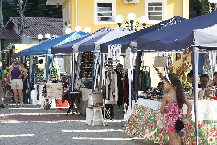 Feira da Barra terá exposição de carros antigos neste domingo