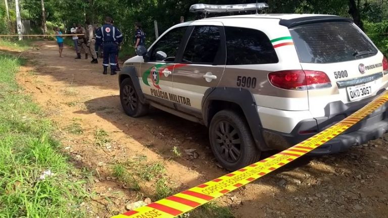 Homem é encontrado morto a tiros no interior de Camboriú