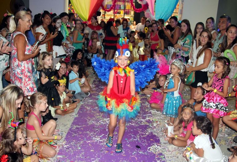 Bailinho especial anima Carnaval Infantil no Balneário Shopping