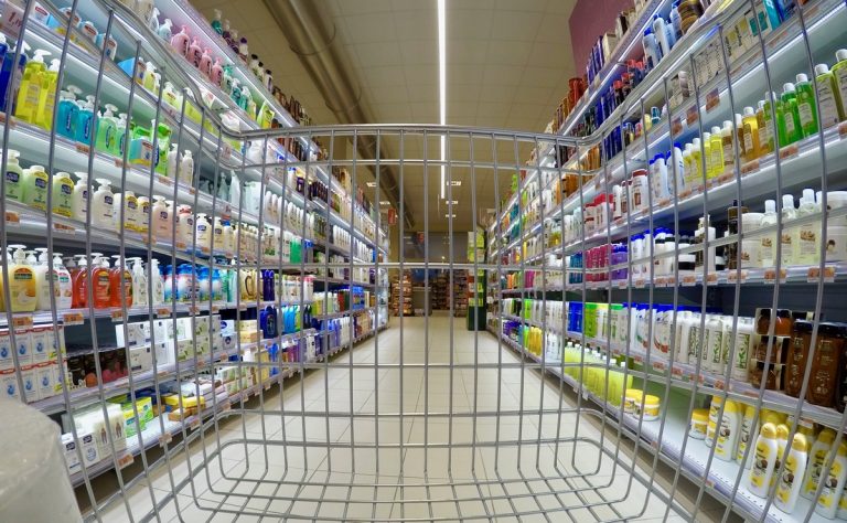 Funcionário é preso por furto em supermercado de Balneário Camboriú