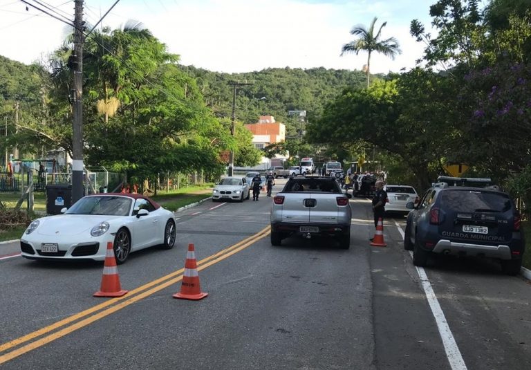 Nova blitz é realizada na Praia de Laranjeiras