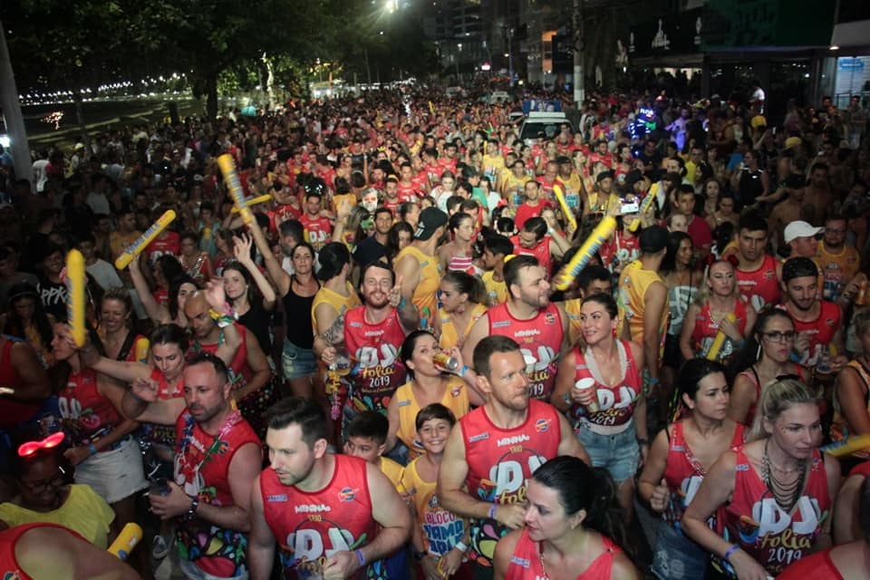 Cerca de 35 mil pessoas acompanharam a primeira noite de Desfile na Avenida Atlântica