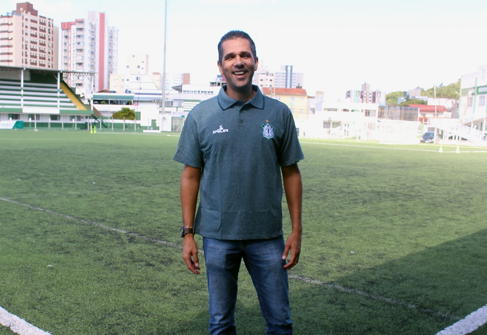Chiquinho Lima é o técnico do Almirante Barroso para a Série B do Catarinense