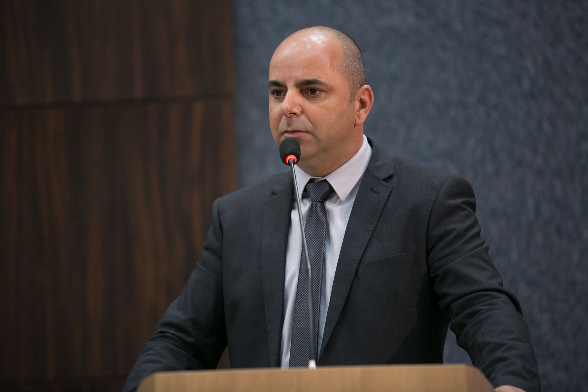 Vereador Murilo questiona o executivo sobre a limpeza de terrenos baldios em estado de abandono em Itajaí 1 Ver.Murilo Pereira PP