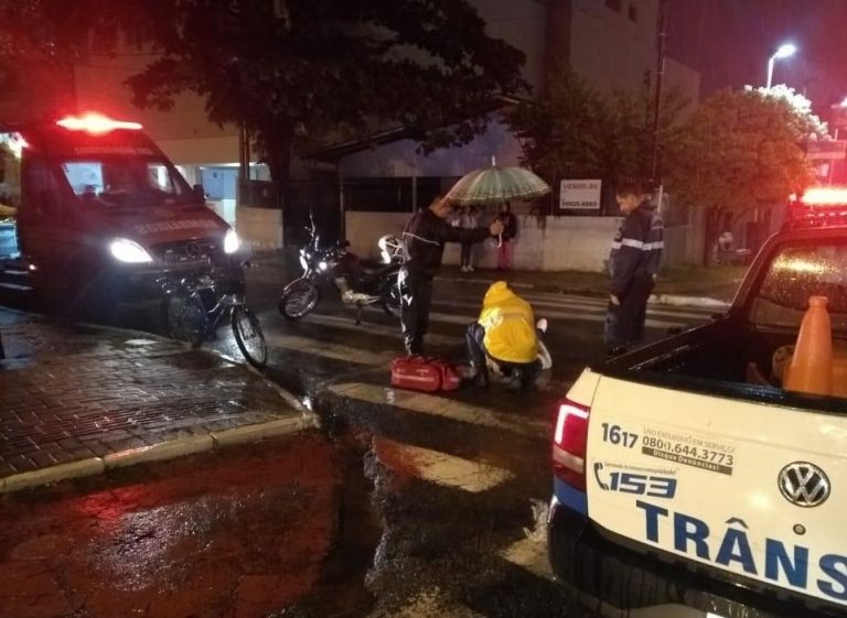 Acidente entre bicicleta e moto deixa ciclista ferida no Bairro das Nações