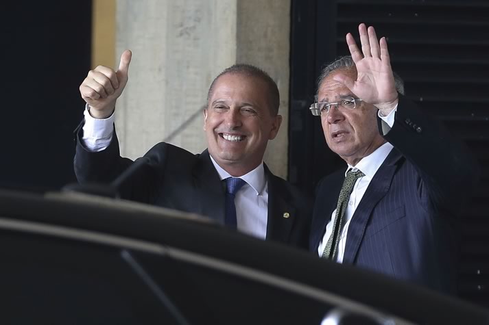 Paulo Guedes e Onyx Lorenzoni integram comitiva presidencial que estará em Camboriú