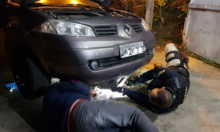 Carro roubado em Joinville é recuperado na BR 101 em Itapema