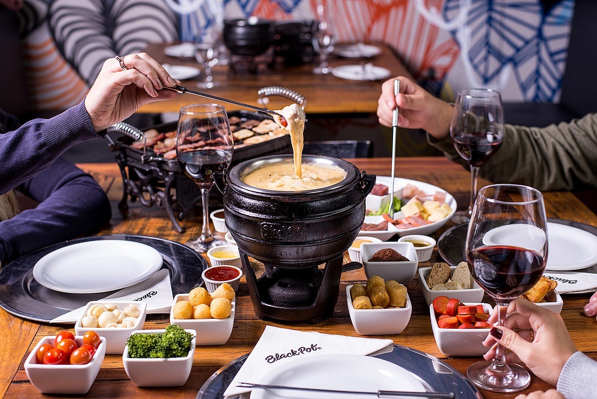 Restaurante especializado em fondues chega a Balneário Camboriú