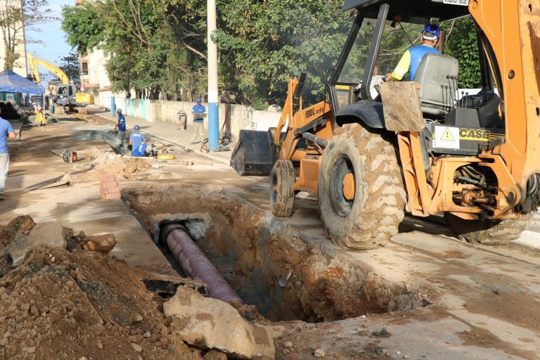 Obra do Emissário segue com intervenções na Rua 2001 e Av. Atlântica