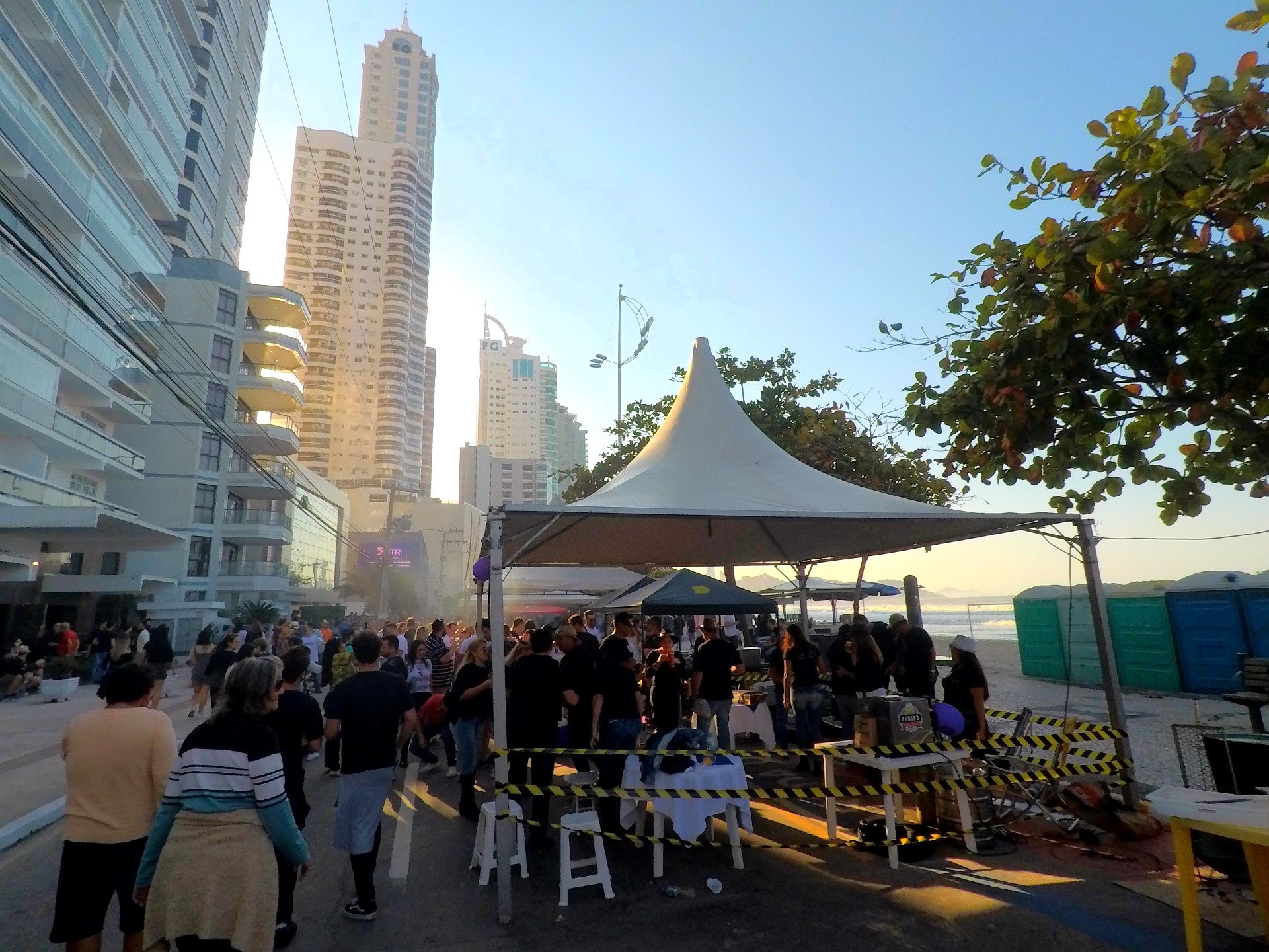 Mutirão de limpeza na Avenida Atlântica será realizado após a Festa dos Amigos