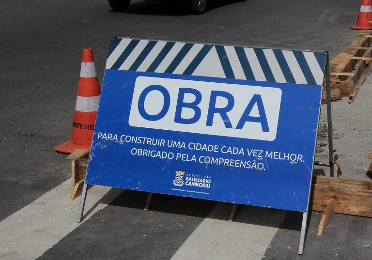 Intervenção na Rua 1822 deixa trânsito interditado nesta quarta-feira