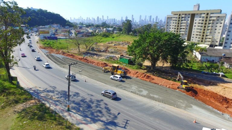 Obras da Av. Santa Catarina seguem avançando
