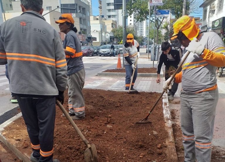 Secretaria de Obras atua em vários pontos da cidade nesta semana